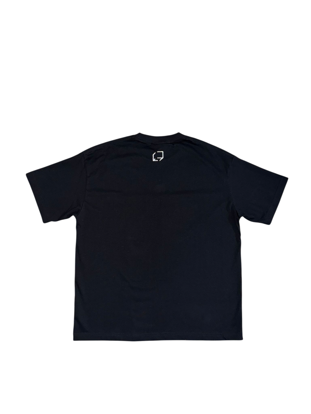 T-shirt nera oversize minimal con logo ricamato | Enigma - Enigmavdm